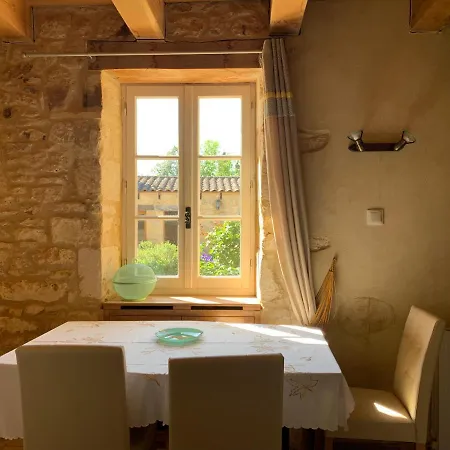 Vakantiehuis Maison En Pierre 4 Couchages